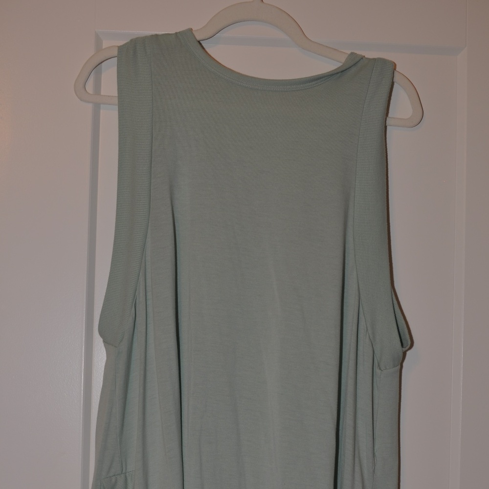 Old Navy Active Mint Muscle Tank Size L